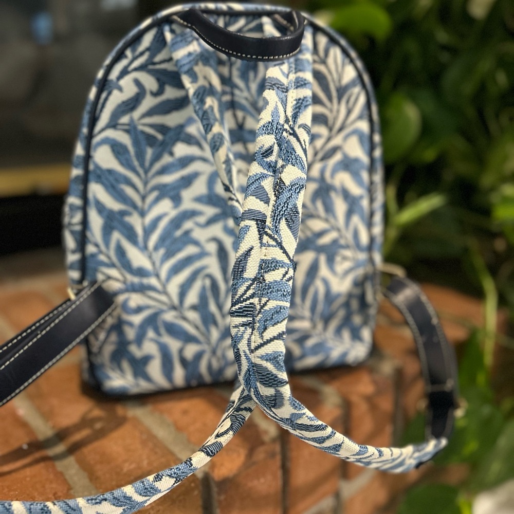 Blue Leaf Pattern Backpack - Picture 6 of 10